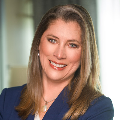 Elizabeth Johnson Headshot